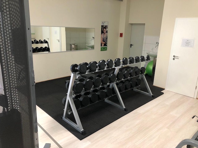fitplus_Fitnessstudio Huisheim Freihanteltraining_1